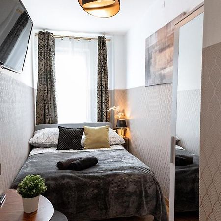 Clicktheflat Conrada Apart Rooms Warschau Exterior foto